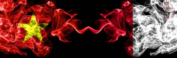 Vietnam, Vietnamlılar Malta 'ya karşı, Malta duman bayrakları yan yana.