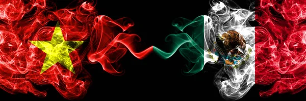 Vietnam, Vietnamlılar Meksika 'ya karşı, Meksika duman bayrakları yan yana.