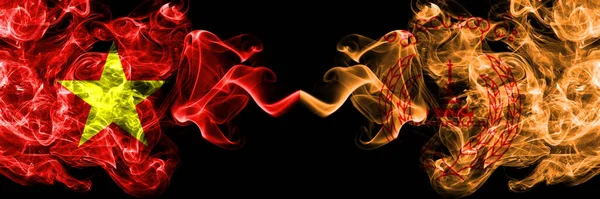 Vietnam, Vietnamlılar Myanmar 'a karşı, Mandalay tümeni yan yana duman bayrakları.