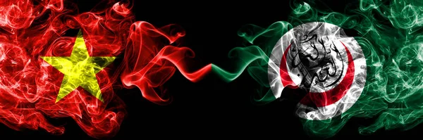 Vietnam, Vietnamlılar İKÖ 'ye karşı İslami İşbirliği Örgütü yan yana duman bayrakları yaktı.