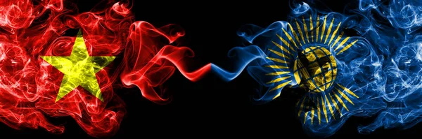 Vietnam, Vietnam Organizasyonları, Cumhuriyet, uluslar yan yana bayraklar tüttürüyor.