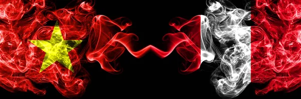 Vietnam, Vietnamlılar Peru 'ya karşı, Peru duman bayrakları yan yana.