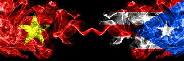 Vietnam, Vietnamlılar ve Porto Riko yan yana sigara içiyorlar..