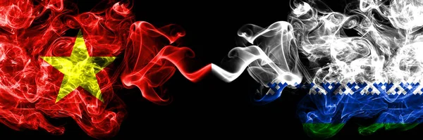 Vietnam, Vietnamlılar Rusya, Rusya, Nenets Özerk Bölgesi 'ne karşı yan yana duman bayrakları.