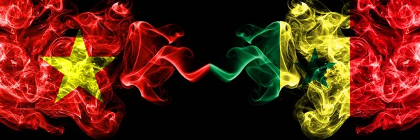 Vietnam, Vietnamlılar Senegal duman bayraklarına karşı.