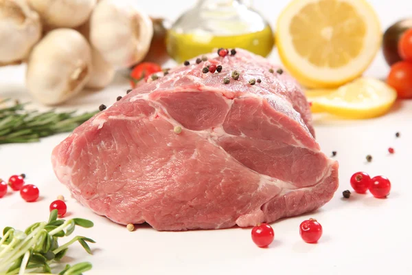 Carne in tavola — Foto Stock