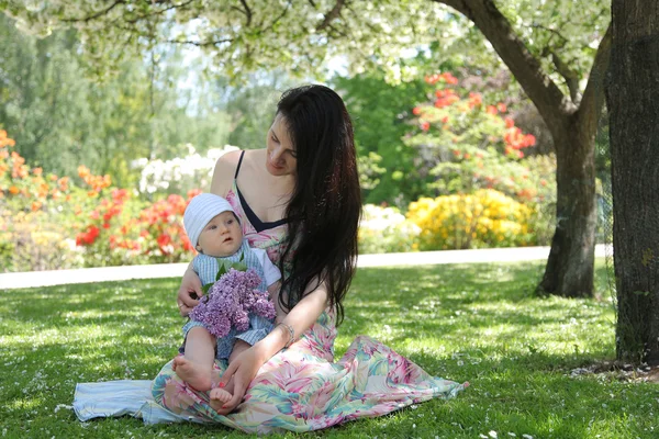 Mère avec son fils — Photo