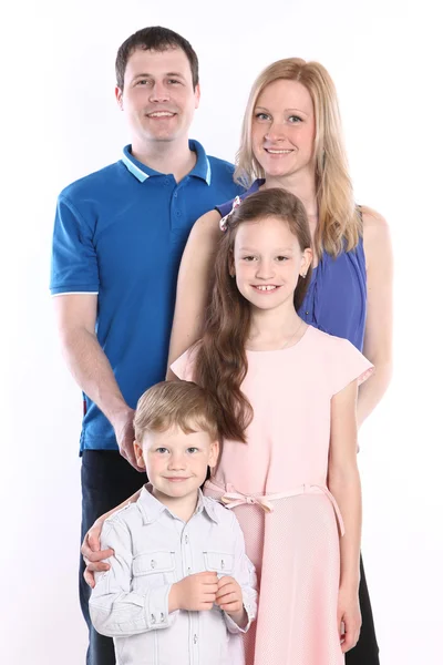 Niedliche junge Familie — Stockfoto