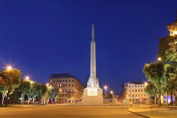 Monumento noturno — Fotografia de Stock