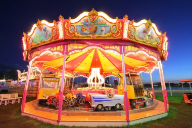 Işıklı carousel