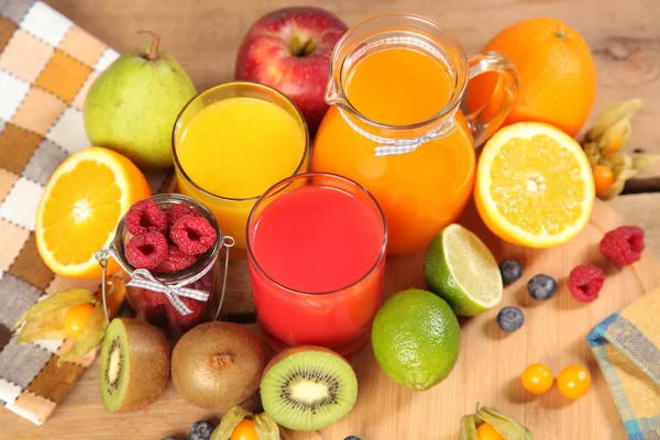 Fruits and juice — Stock Photo, Image