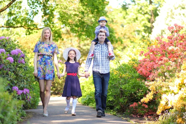 Caminar al aire libre — Foto de Stock