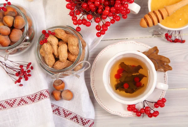 Comida de outono na mesa — Fotografia de Stock