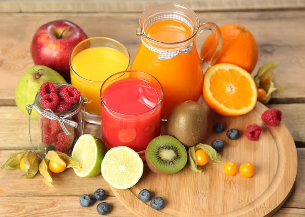 Sweet juice and fruits — Stock Photo, Image