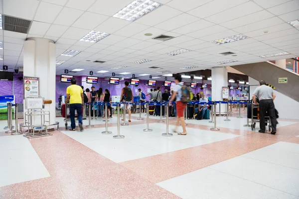 La terminal del aeropuerto internacional de Phuket, Tailandia — Foto de Stock