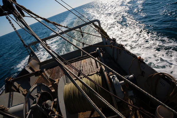 Piccola tonniera a circuizione per la pesca nelle acque costiere — Foto Stock