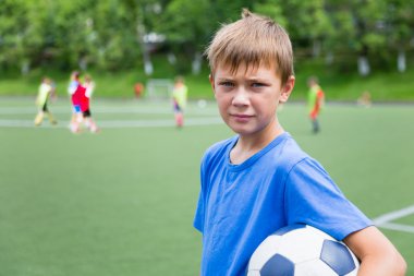 Erkek futbol oyuncusu eğitim 