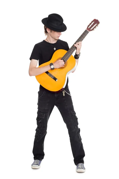 Jeune guitariste en chapeau — Photo