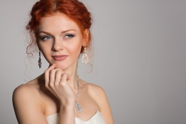 Gelin sinsice uzağa arıyorsunuz 