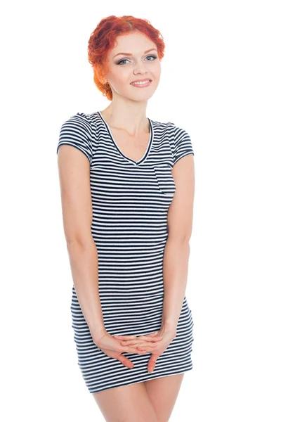 Jonge vrouw in een gestreepte jurk — Stockfoto
