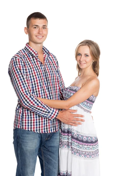 Jonge man en vrouw knuffelen — Stockfoto