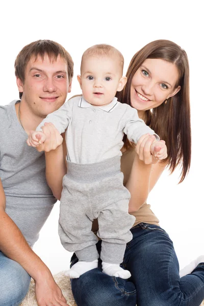 Portret van gelukkige familie met een kleine jongen — Stockfoto