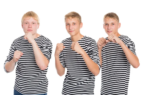 Jóvenes parados en una pose de boxeador — Foto de Stock