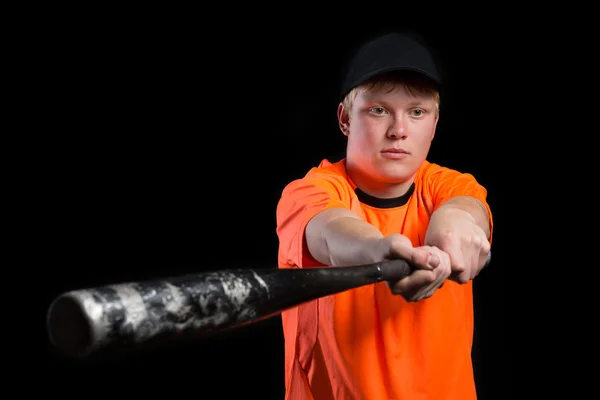 Jeune joueur de baseball avec batte — Photo