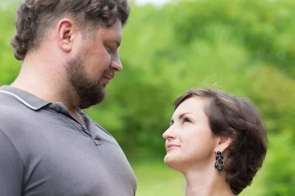 Loving couple woman looking at each other — Stock Photo, Image