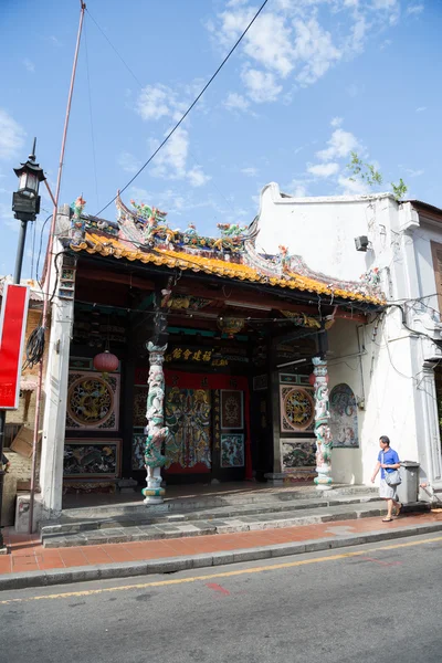 Fachada é decorada em estilo tradicional chinês — Fotografia de Stock