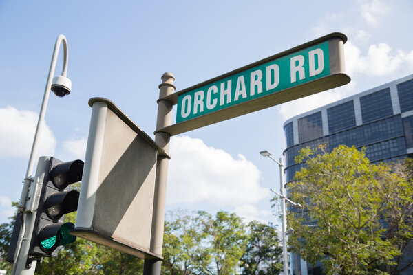 Уличный знак Orchard Road в Сингапуре

