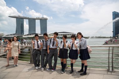 Gençler Merlion Singapur yakın çekim