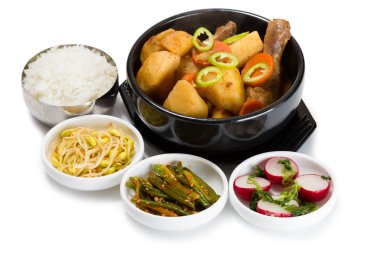 Baharatlı salata tavuk haşlanmış patates