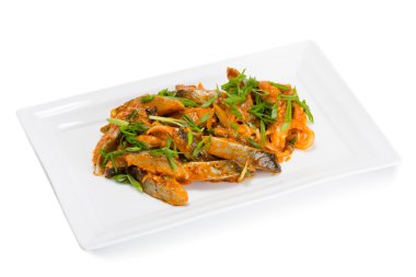Baharatlı salata heh ringa balığı ve soğan ile