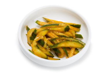 Baharatlı salata heh salatalık