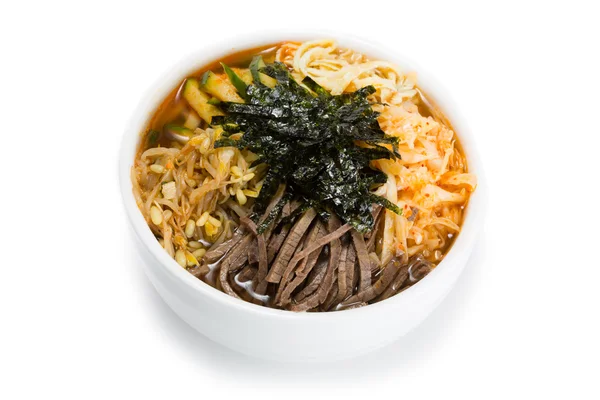 Cooksey danie koreańskie cienki makaron i warzywa — Zdjęcie stockowe