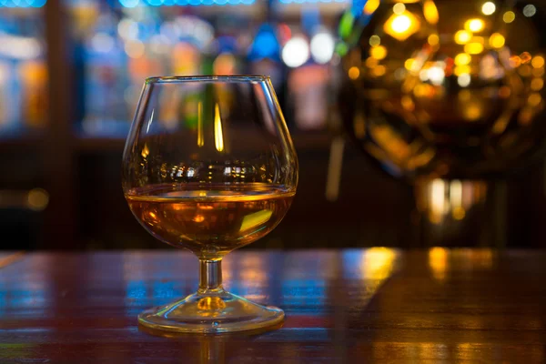Склянка з алкогольним напоєм — стокове фото