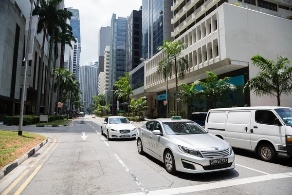 Automóviles en el Distrito Central de Negocios de Singapur — Foto de Stock