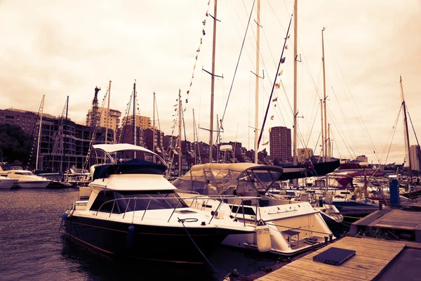 Sailing and motor yachts anchored at Vladivostok — Stock Photo, Image