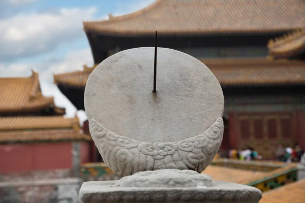 Oude zonnewijzer in de Imperial verboden stad, Beijing — Stockfoto