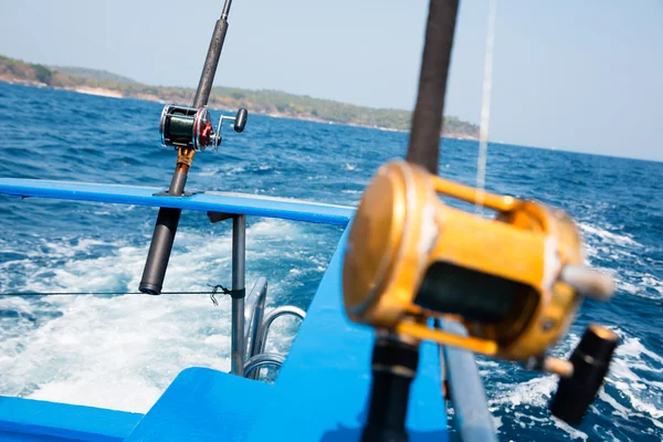 Pesca traina una barca nel Mare delle Andamane — Foto Stock