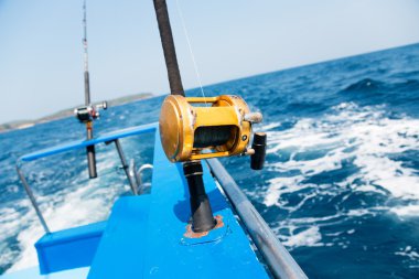 Motorlu tekne tropikal deniz ile trolling balıkçılık