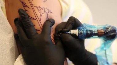 Dövme Sanatçı izleme dövme