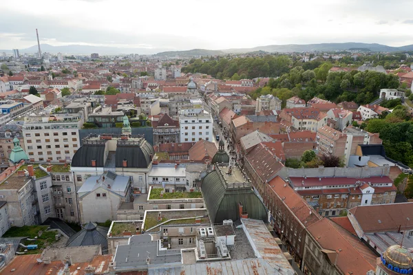 Panoramiczny widok z dolnego miasta w Zagrzebiu — Zdjęcie stockowe