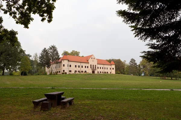 Luznica κάστρο στην Zapresic, Κροατία — Φωτογραφία Αρχείου