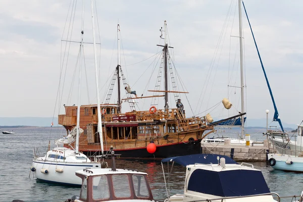 Wooden excursion ship — Stock Photo, Image