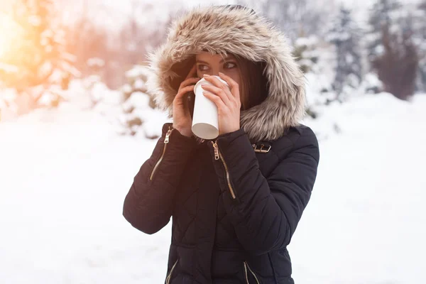 Winter, woman and hot coffee — Stock Photo, Image