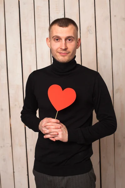 Hombre con corazón rojo — Foto de Stock