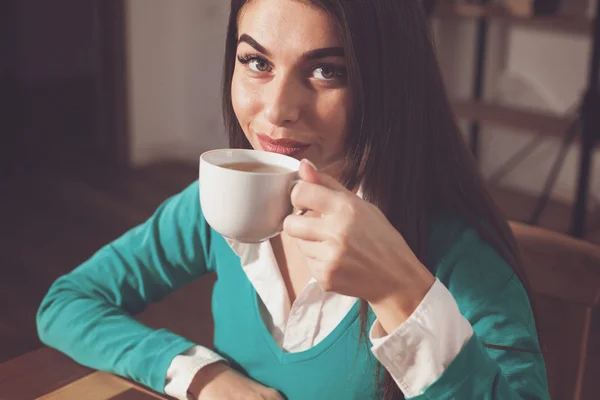 Mujer con café —  Fotos de Stock