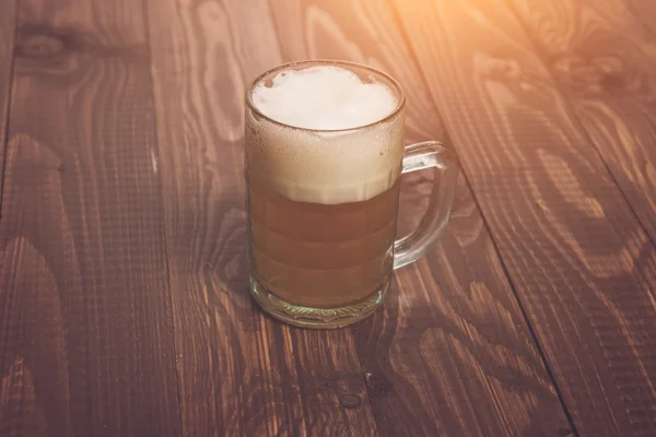 Frothy fresh beer — Stock Photo, Image